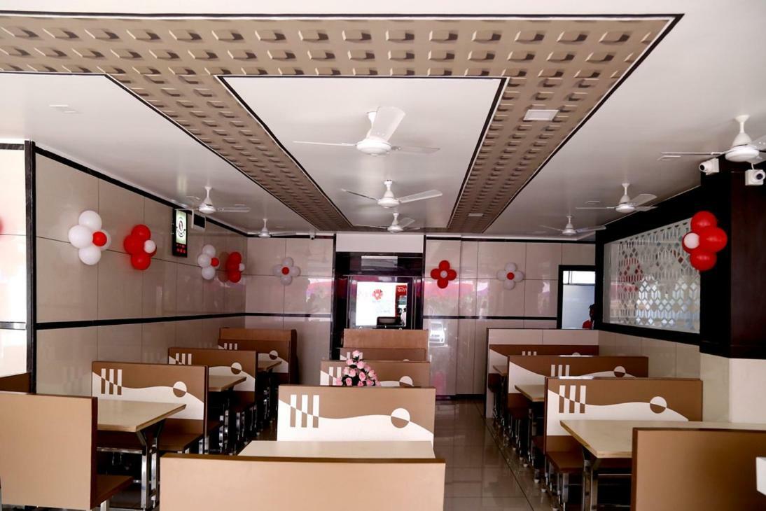Hotel Shahi Darbar Navsari Екстер'єр фото
