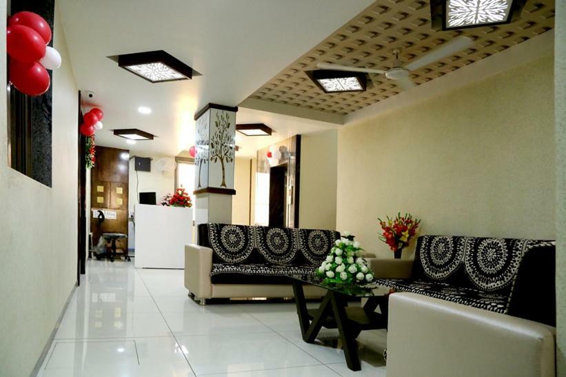 Hotel Shahi Darbar Navsari Екстер'єр фото