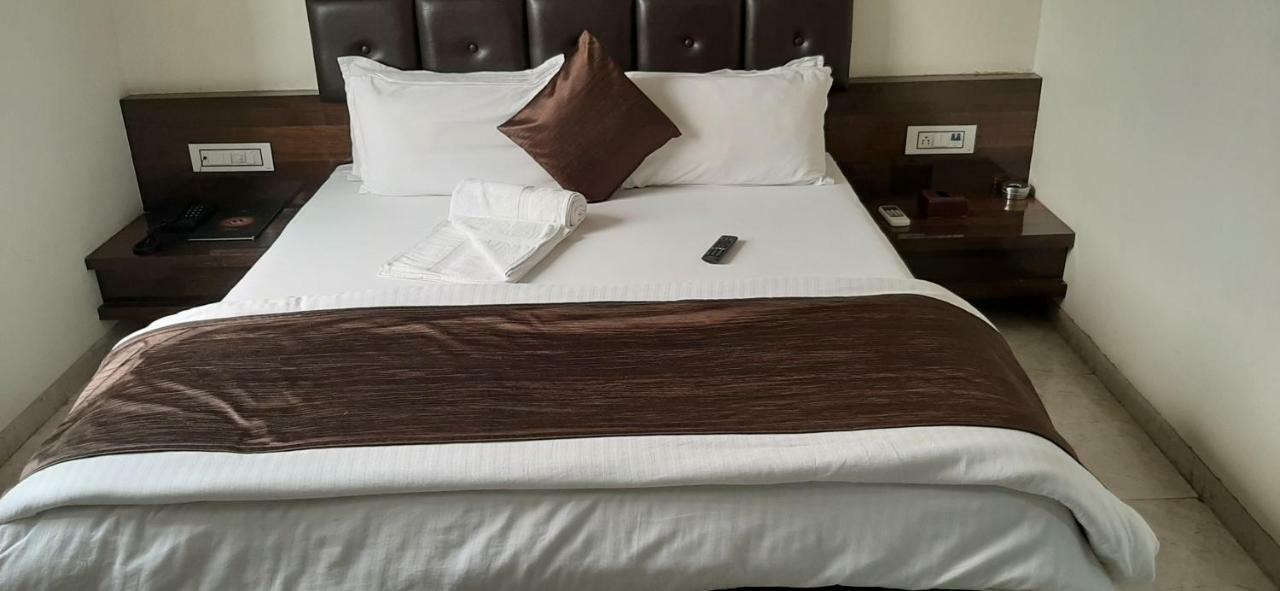 Hotel Shahi Darbar Navsari Екстер'єр фото