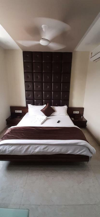 Hotel Shahi Darbar Navsari Екстер'єр фото