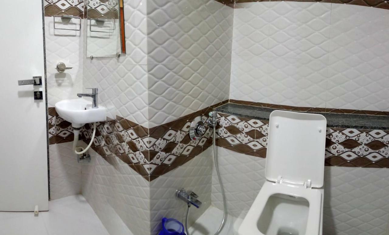 Hotel Shahi Darbar Navsari Екстер'єр фото